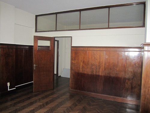 Gran Calidad Constructiva, Impecable, Garaje Fijo.-