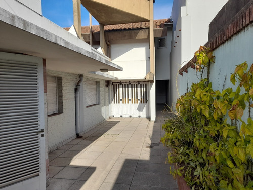 Imagen 3 de 21 de 31/59, Casa, Venta, 9 Habitaciones, Garage, Patios, 3 Baños