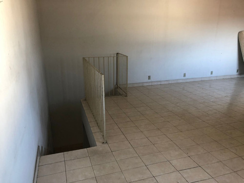 Excelente Casa Com Edícula De Dois Andares Nos Fundos