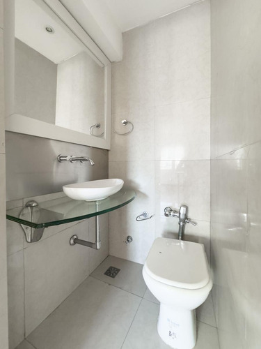 Amplisimo Departamento Refaccionado En Venta Con Cochera - Recoleta