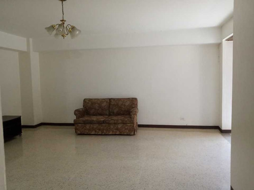 Imagen 4 de 14 de Alquilo Apartamento 100m2 3h/1.5b/1p Caurimare 8675