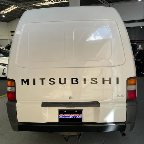 Mitsubishi Panel L300 2012