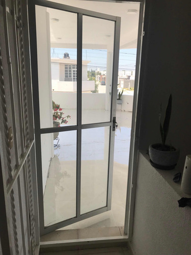 Casa 2 Niveles, 3 Recamaras Y Terraza