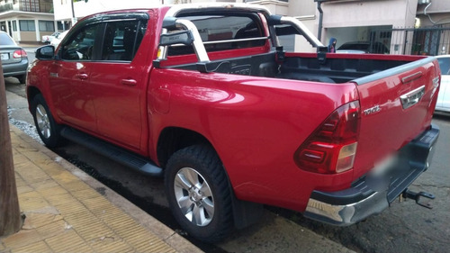 Imagen 4 de 5 de Toyota Hilux Srv At6 2019