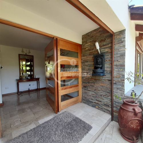 Linda Casa En Venta De 5 D En Cond. Refugios Del Arrayán