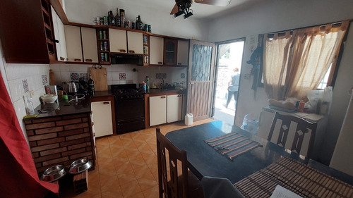 Chalet A La Venta En Castelar Norte