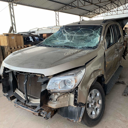 Imagem 2 de 8 de Sucata De S10 Ltz 2.4 Flex 2015 Pra Retirar Peças