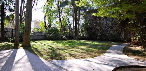Excelente Residencia Estilo Ingles Con Gran Parque Y Piscina