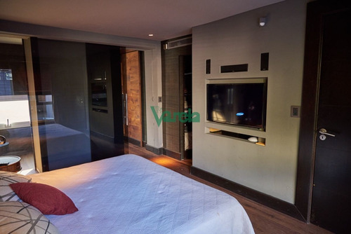 Imagen 10 de 19 de Venta Casa Pocitos, 3 Dorm, 4 Baños, Gge Y Patio Con Parrillero!! - Montevideo Pocitos