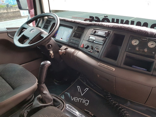 Vw 17.230 2017 Constellation 4x2 Baú Cg Seca Facchini