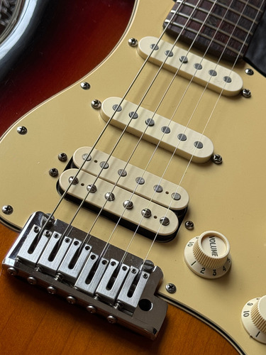 Fender Stratocaster Hss American Deluxe Sunburst Ultra Elite Diestro Sunburst 3 Tonos Palo De Rosa (Usado)