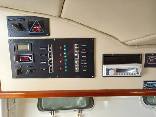 Crucero 31 Pies Motor Volvo Camarote Baño Cocina