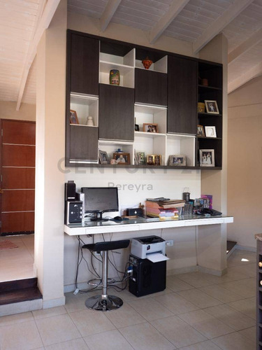 Imagen 19 de 30 de 31 Entre 421 Bis Y 422 Casa De Tres Dormitorios En Venta ,villa Elisa