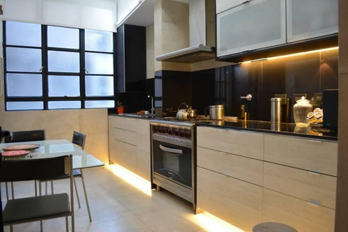 Imagen 2 de 18 de A Metros Del Rio, Av.belgrano, Importante Departamento