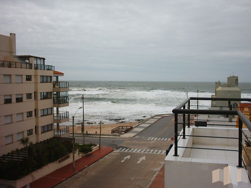 A Metros De La Playa - Moderno.