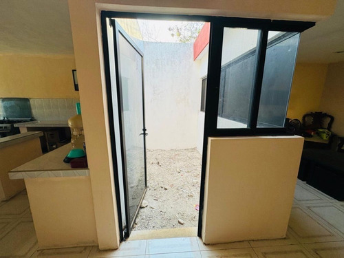 Casa De Una Planta En Venta Ubicada En Carretera Chicxulub Puerto.