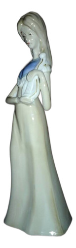 Porcelana Taiwan, Dama Musical 28 Cmtrs (Usado)