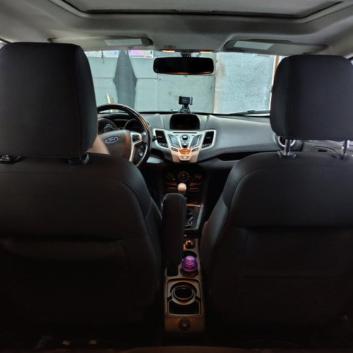 Ford Fiesta Kinetic Design Titanium 1.6 2011