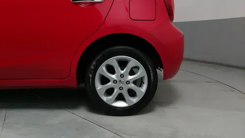 Nissan March 1.6 Advance