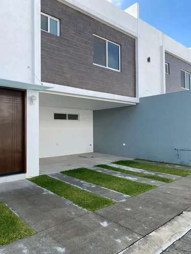 Venta De Casas En Condominio Fracc. Los Alcatraces Sobre Periferico A La Altura Del Pedregal Puebla