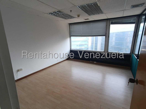 Oficina En Alquiler En Campo Alegre Mls 25-17676 Yf