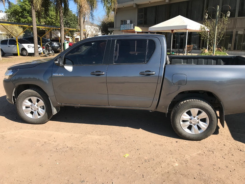Imagen 13 de 15 de Toyota Hilux 2017 Sr C/d 4x2 2.4 Cc.