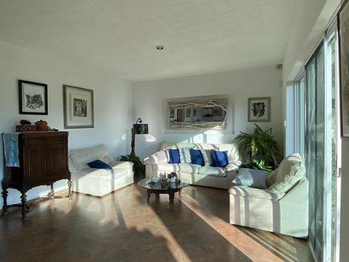 Casa En Venta En Lomas De Atzingo, Cuernavaca