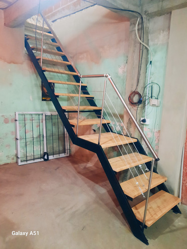 Escalera Rectas Con Inoxidable A Medidas Negro
