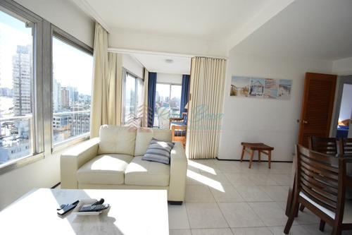 Península 2 Dorm Y Medio, 2 Baños, Buena Orientación!- Ref: 1568