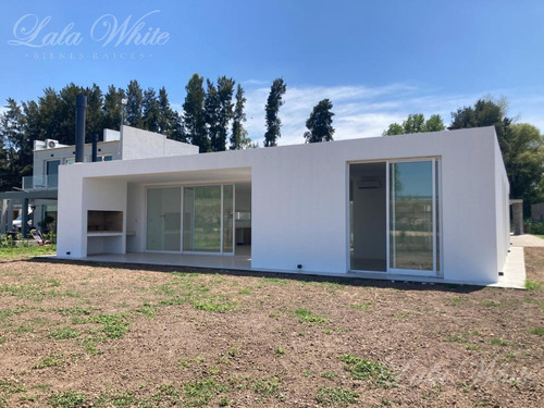 Imagen 13 de 14 de Venta/alquiler Anual - Casa A Estrenar En Lares De Canning