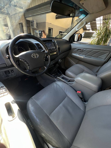 Toyota Hilux 3.0 Cd Srv Cuero 4x4 /// 2011 - 240.000km