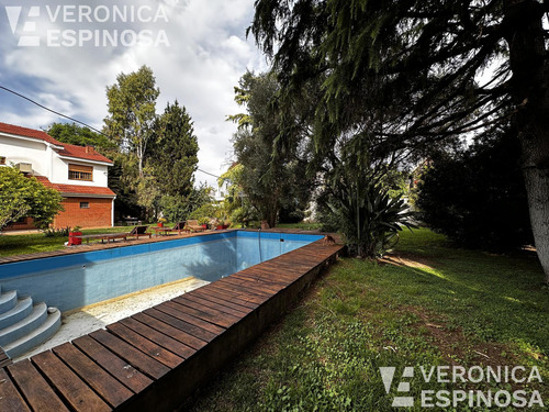 Casa En Venta 5 Ambientes, Morón