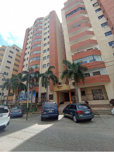 Se Vende Apartamento En Av. Bolívar  Res. Saraith. Callejón Prebol