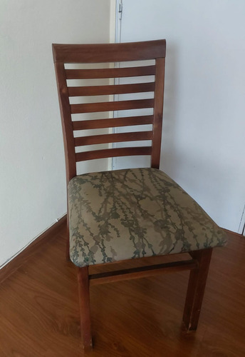 Silla Usada De Madera Lustrada Tapizada