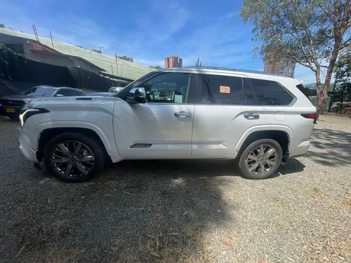 Toyota Sequoia 3.5 V6 Capstone