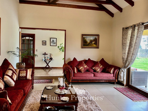 Parcela En Venta En Talca, Con Casa, Piscina, Solida, 300m2