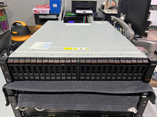 Gabinete De Expansão Ibm V7000 24 X 600gb Sas 10k Ibm (Usado)