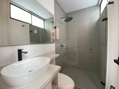 Apartamento En Venta En El Poblado. Cod V776055