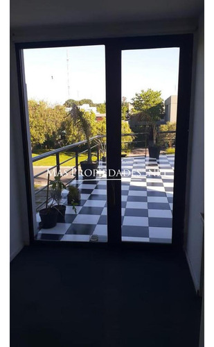 Casa En Venta En Tigre Santa Barbara 7 Ambientes