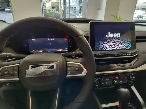 Imagen 11 de 18 de Jeep Commander Limited 1.3 Turbo At6 4x2 7 Asientos $