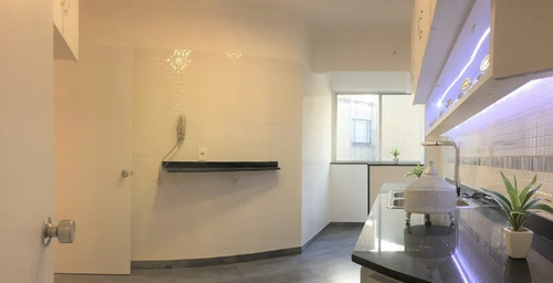 Marti Reciclado A Nuevo, A 2 Cuadras Rambla, Liv Y Comedor Grande 3 Dorm Con Placares, 2 Baños Completos, Amplios A Nuevo Moderna Cocina, Con Muchos Placares Calefacción Vigilancia 18 Horas