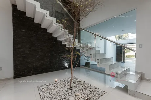 Casa En Venta De Lujo Arcos Guadalupe Zapopan