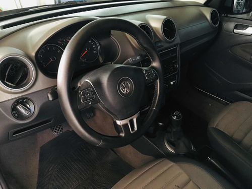 Volkswagen Voyage 1.6 Highline 101cv 2013