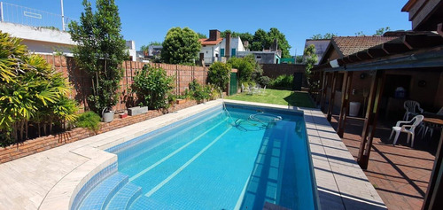 Imagen 7 de 19 de Casa En Venta, 3 Dormitorios, Alberdi, Gran Jardin, Piscina. Calidad, Rosario