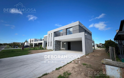 Hermosa Casa En San Matias 