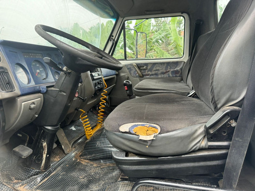Volkswagen 13.180 2004, Com Muck 12.000