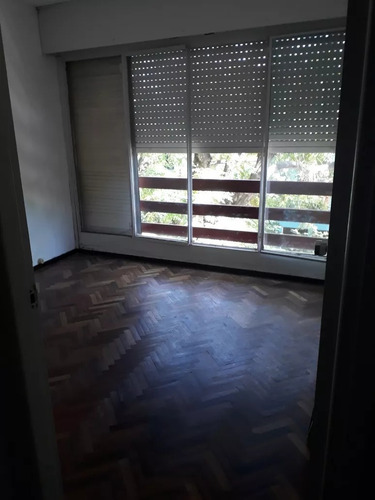 Lindo Apartamento En Cordón Cassinoni Y Charrúa Piso 2 Por Escalera