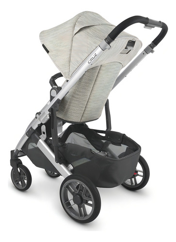 Carrinho de passeio Uppababy Cruz V2 bege com chassi prateado