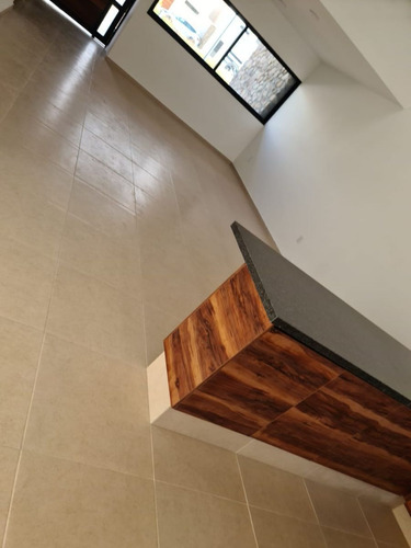 Se Vende Casa En Cañadas Del Arroyo, 4ta Recamara En Pb, Jardín, Doble Altura !