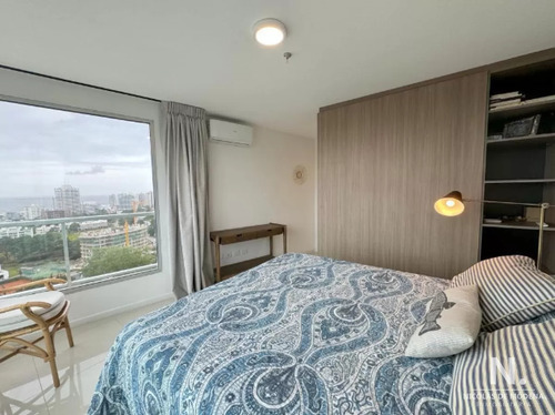 Alquila Y Vende Apartamento De 3 Dormitorios Con Vista Al Mar, En Roosevelt Punta Del Este.